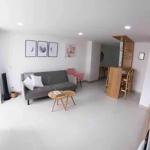 https://new-apto-in-convenient-location-with-parking.colombiamedellinhotels.com
